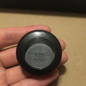 BRAND NEW MAC Single Eyeshadow - Silver Ring